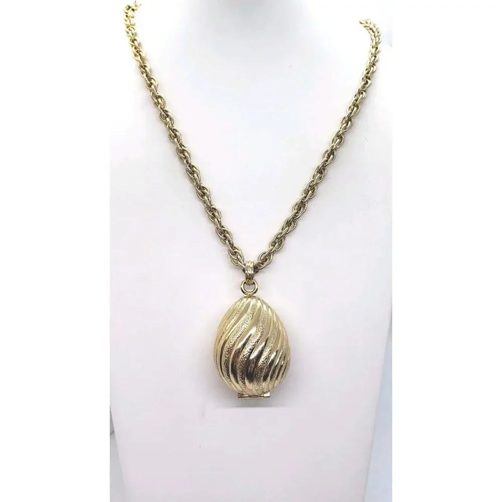 Vintage Locket Pendant  1968 Stash Perfume Opens Gold Plated Avon